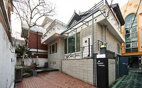 Queen House Hongdae