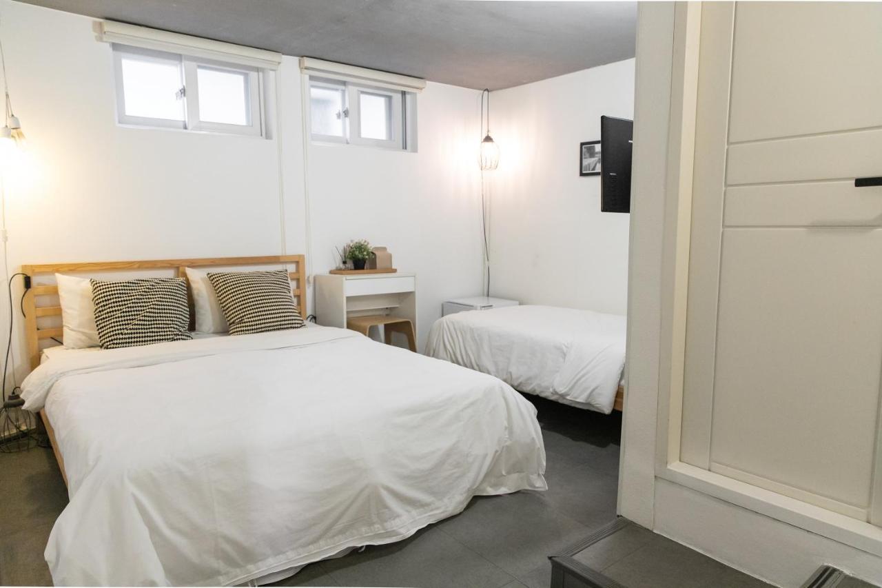 Queen House Hongdae Seoul Exterior photo
