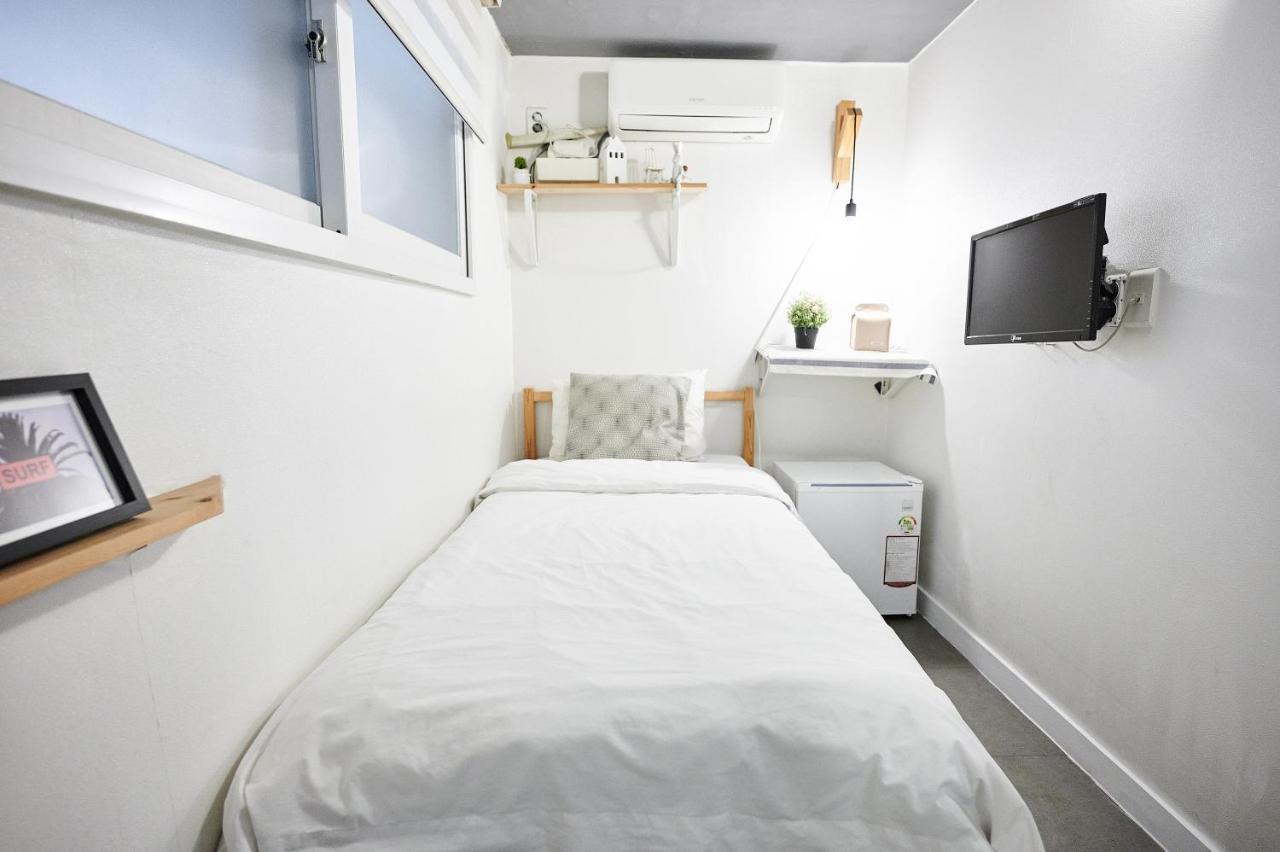 Queen House Hongdae Seoul Exterior photo
